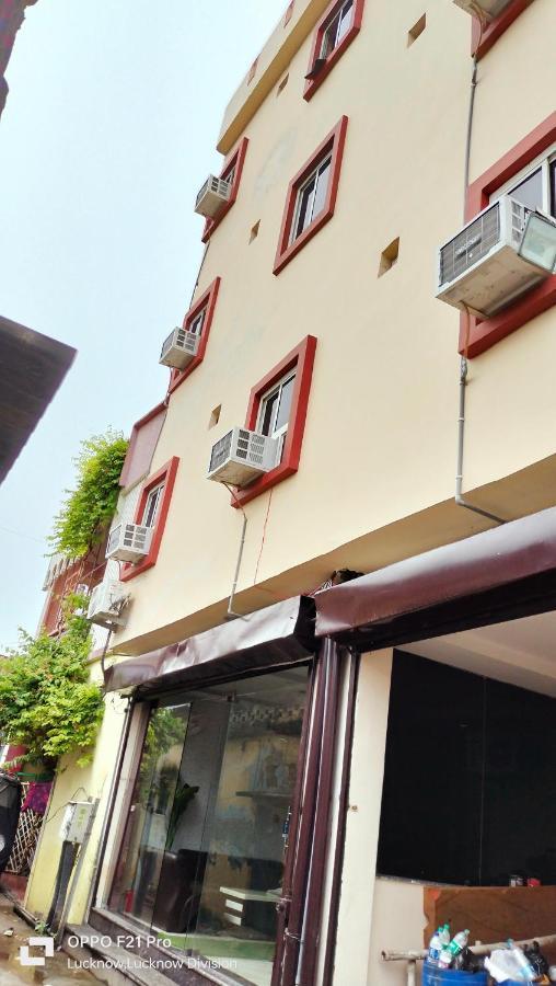 Hotel Kbs Lakhnau Kültér fotó